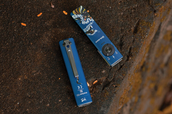 Linterna Olight Arkfeld Pro 3R Paw Edition ARKPROPAW3R