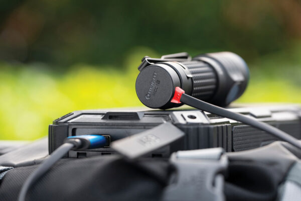 Linterna Olight Baton Turbo Flashlight Blk CW BATONTURBOBKCW